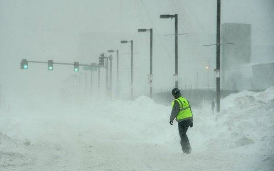 Tuyết rơi dày đặc tại nhiều nơi, Nhật Bản ban hành hàng loạt cảnh báo